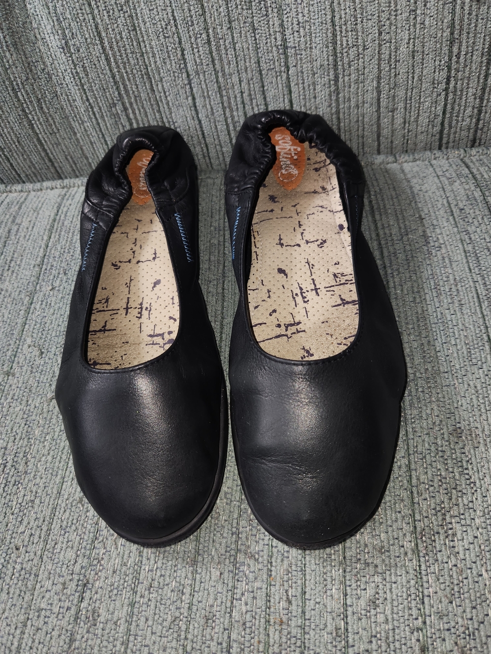 🍉Softinos By Fly London Black Leather Ballet Flats with Elastic Back